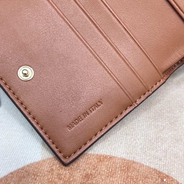 超激安ブランド財布偽物素材ディテール